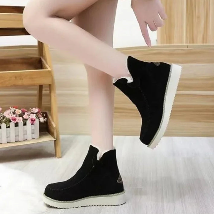 Bota Feminina Cano Curto Nobuck Forrada - Outlet do Cazé