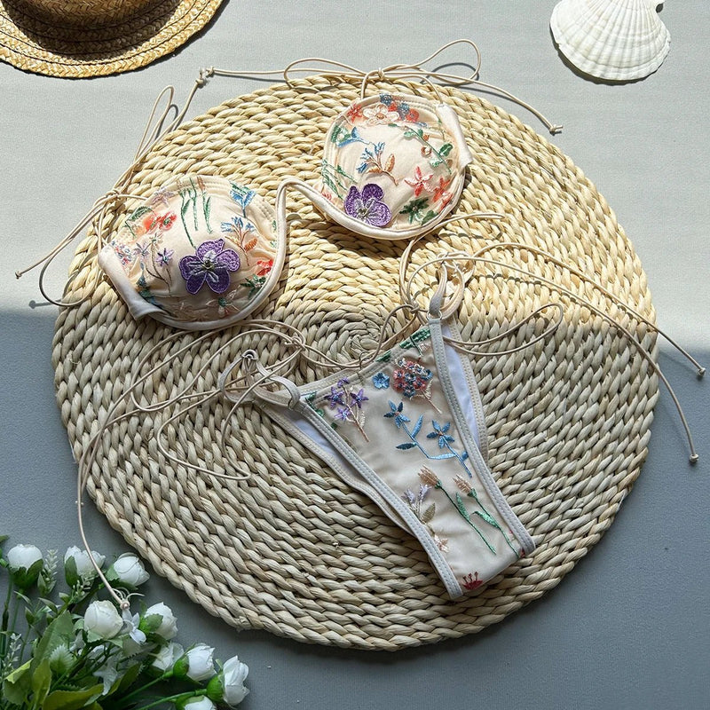 Biquíni Meia Taça Detalhes Bordados - Outlet do Cazé