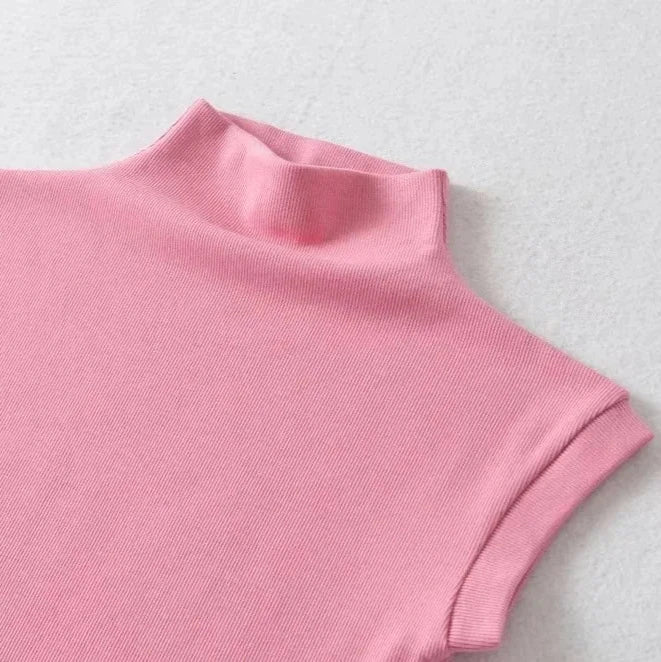 Camiseta Básica Feminina Sem Manga com Gola Alta - Outlet do Cazé