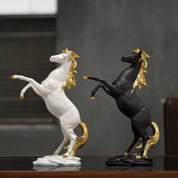 Escultura Cavalo Nobre Decorativa de Resina - Outlet do Cazé
