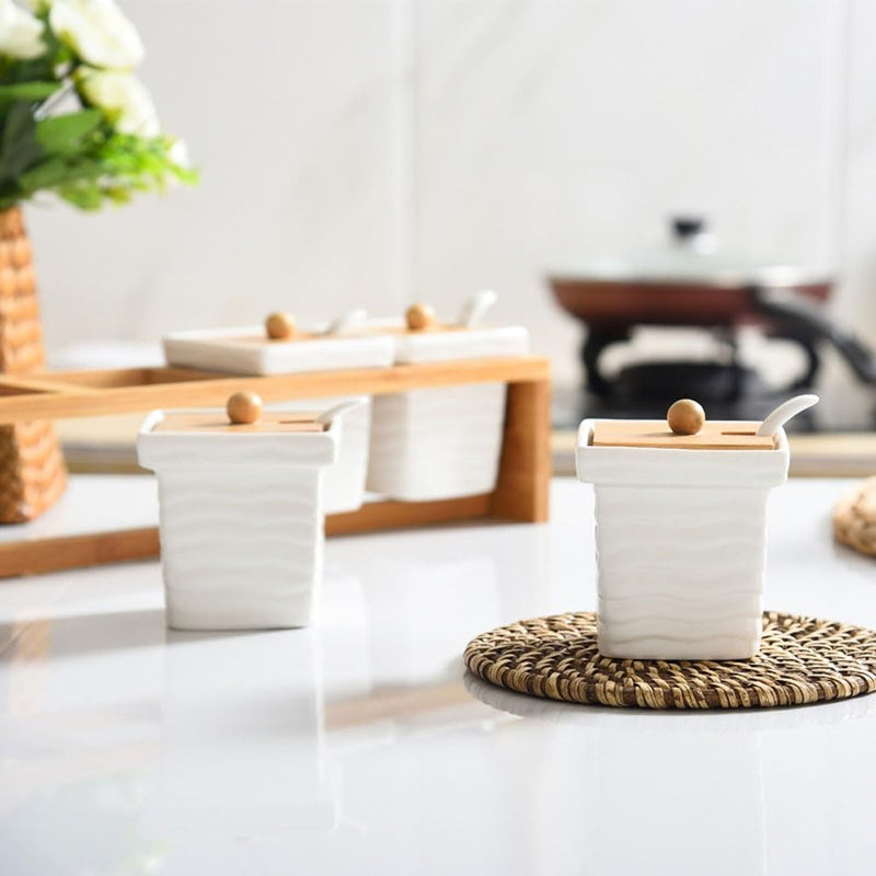 Kit Com 3 Peças Porta Mantimento em Cerâmica com Suporte de Bambu - Outlet do Cazé
