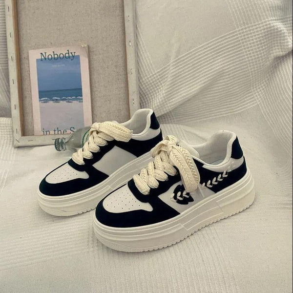 Tênis Feminino com Detalhes Bordados - Estilo e Conforto em Cada Passo - Outlet do Cazé